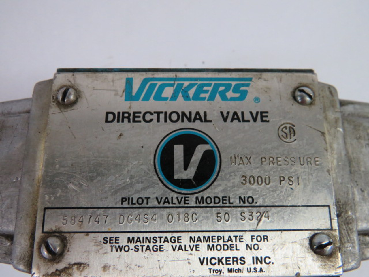 Vickers DG4S4-018C-50-S324 Directional Control Valve 3000PSI USED