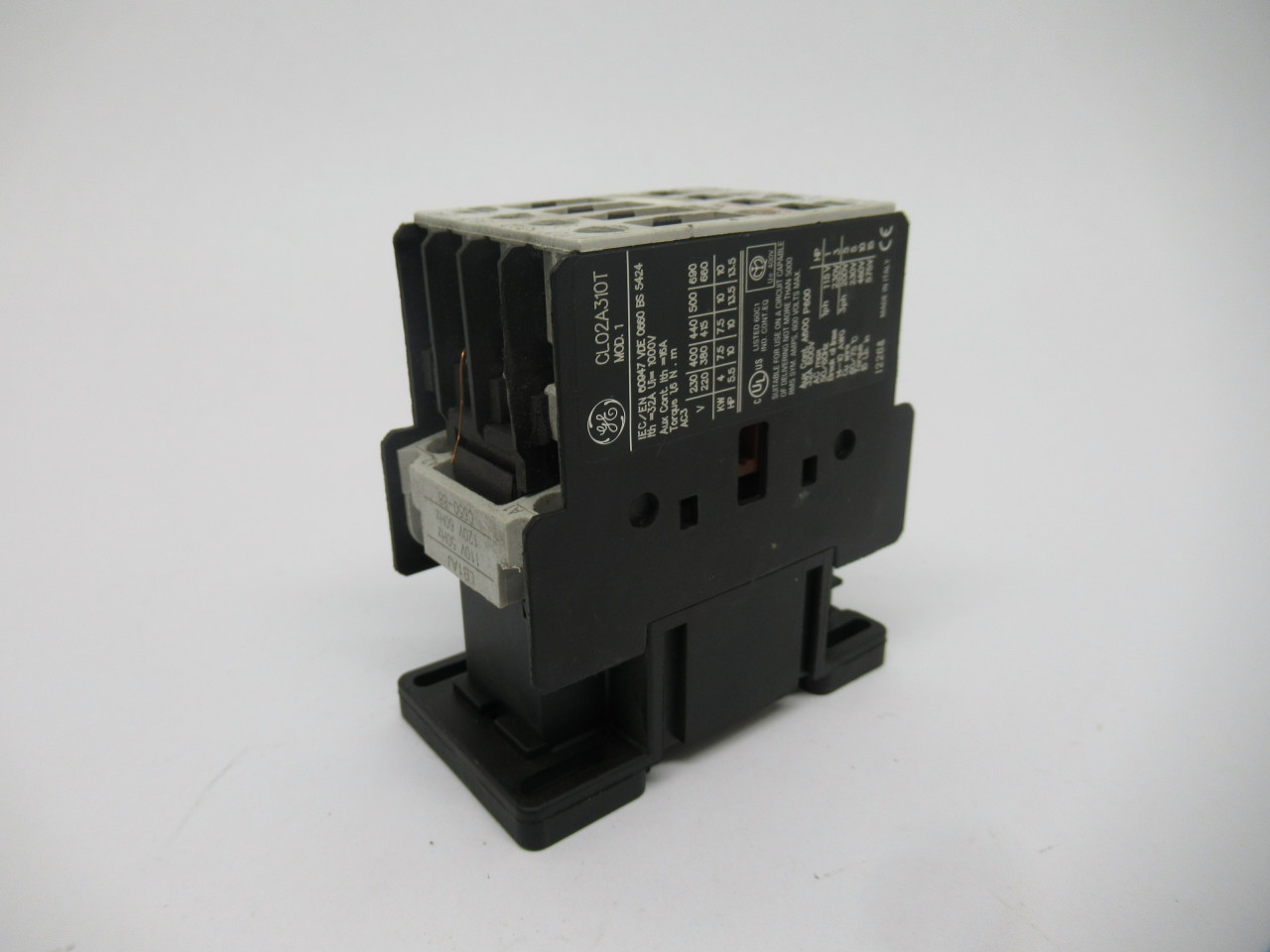General Electric CL02A310T Contactor 110/120V USED