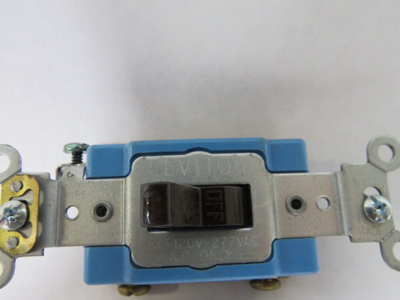 Leviton 1201-2 Blue & Black Light Switch 15A 120-277VAC 1P USED