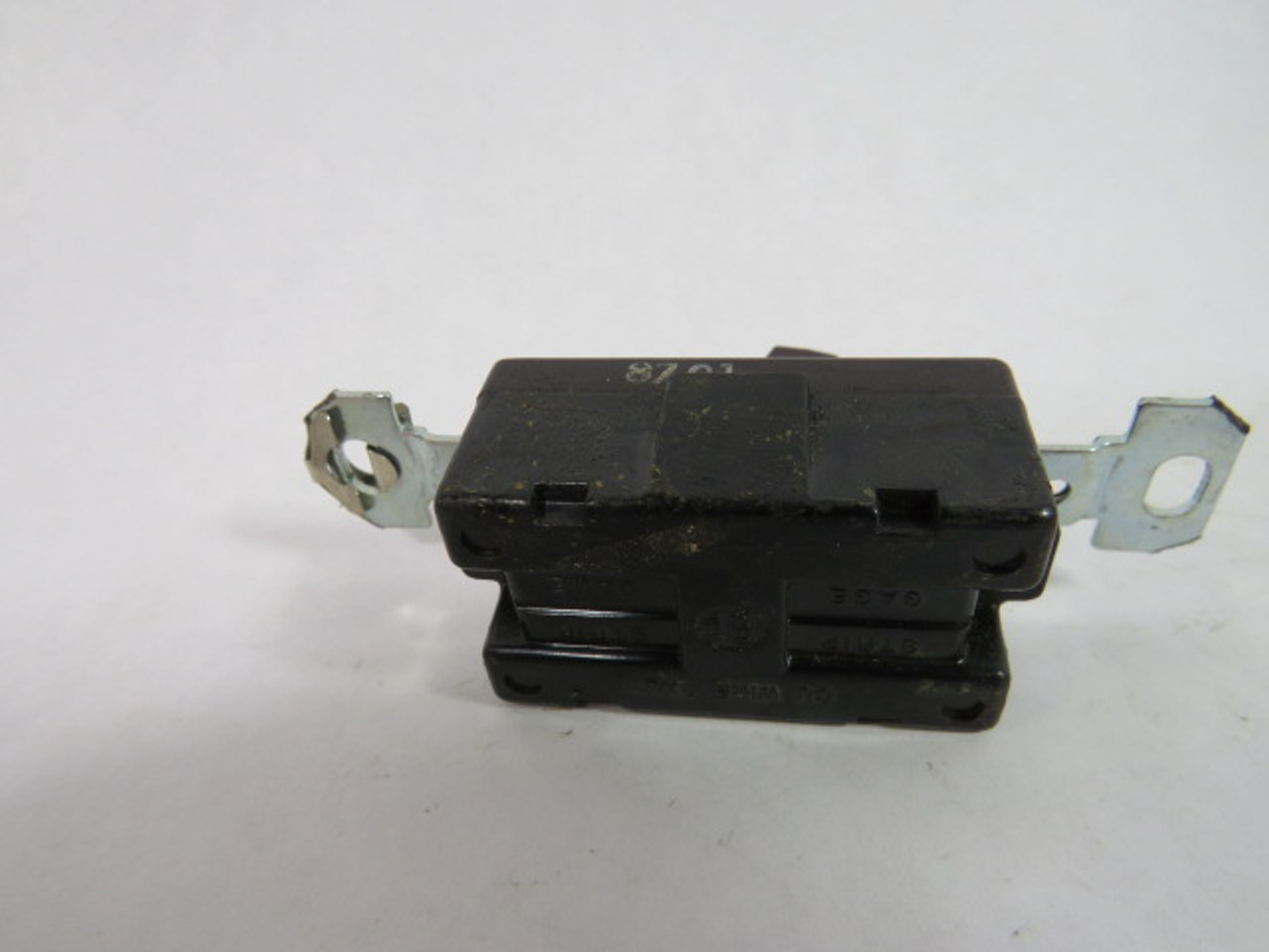 Arrow Hart 1202 Toggle Light Switch 15A 120-277VAC USED