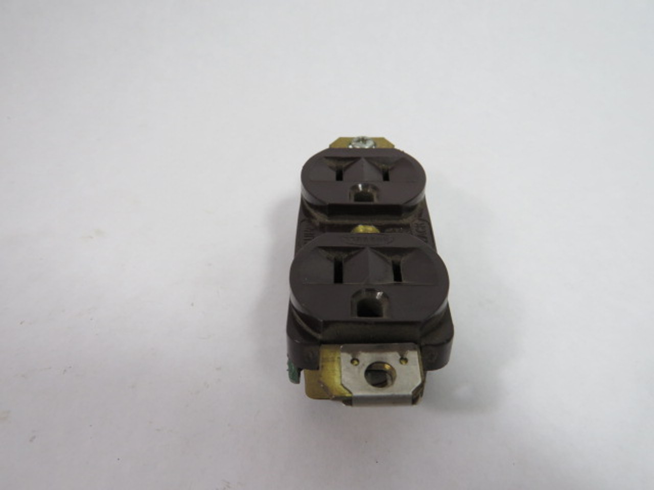 Hubbell 5252 Brown Duplex Receptacle 15A 125V 3W 2P USED
