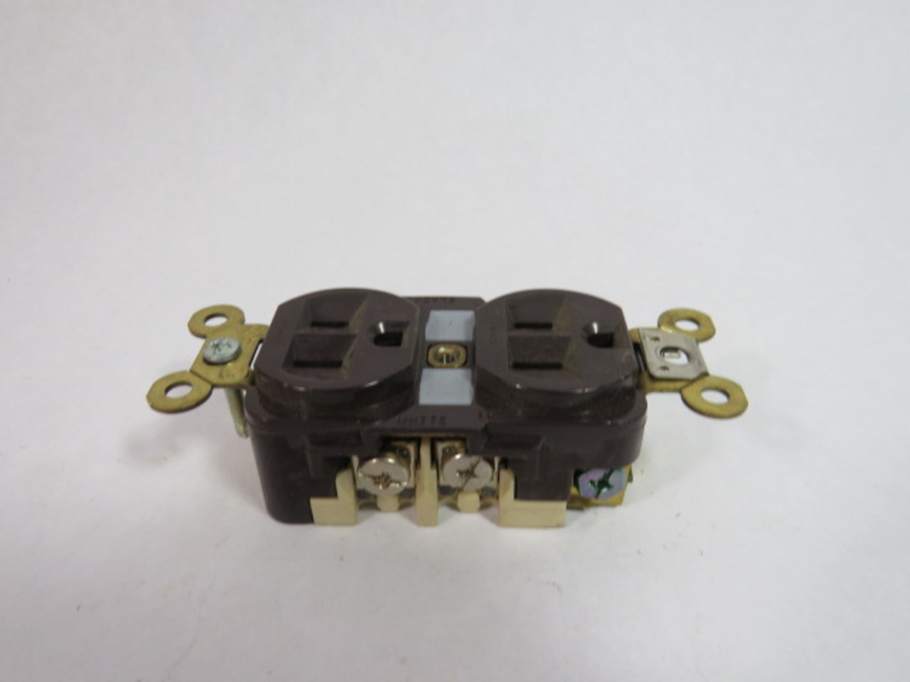 Hubbell HBL5262 Brown Duplex Receptacle 15A 125V 3W 2P USED