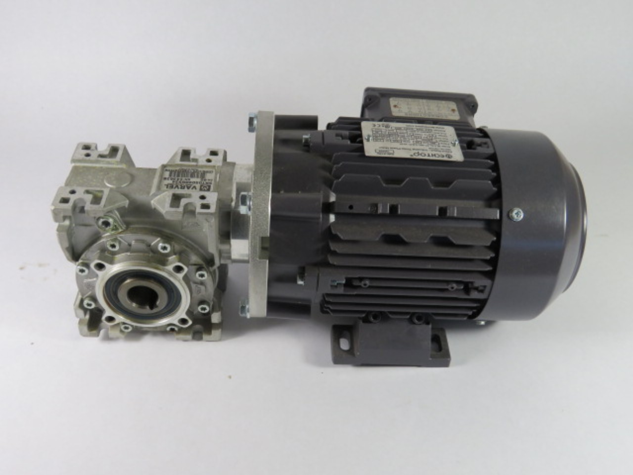 Techtop Motor 3/4HP 1725RPM 230/460V 56C TEFC 3Ph C/W Gearbox 40:1 Ratio ! NEW !