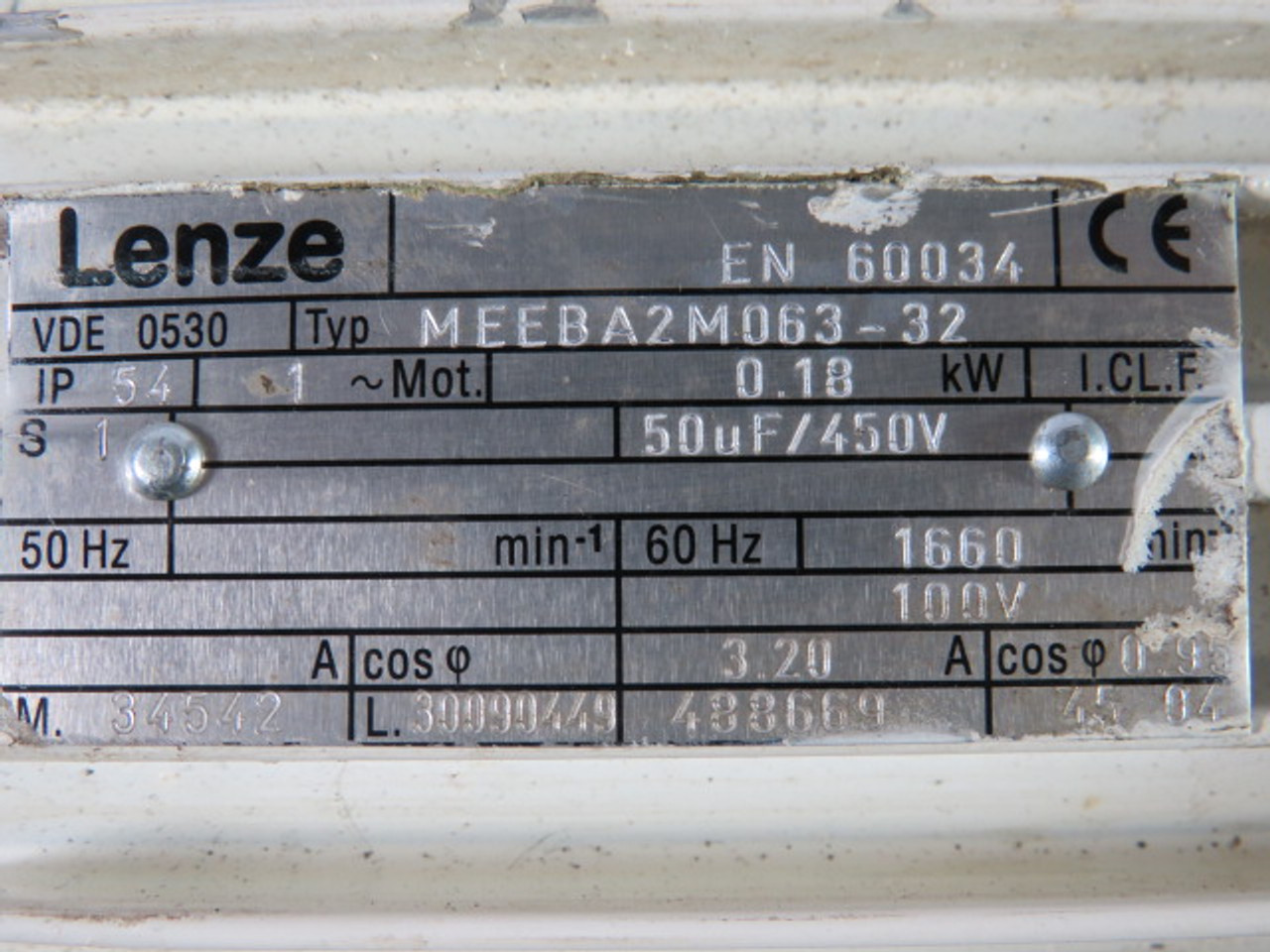 Lenze Motor 0.18KW 1660RPM 450V TEFC 1Ph 3.20A 50Hz C/W Helical Gearbox USED