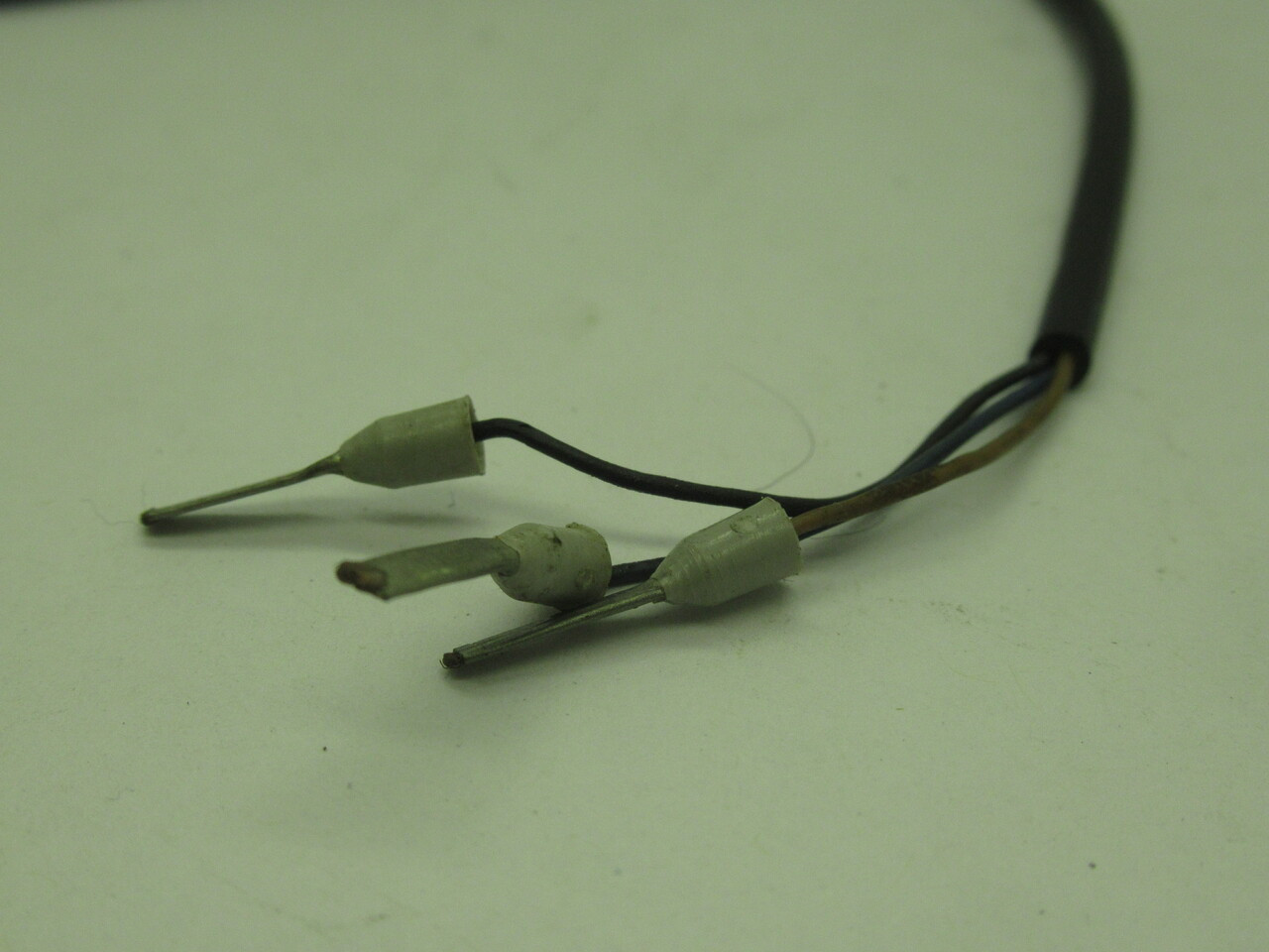 Telemecanique XS1M08PA370 Proximity Sensor 200mA 12-48VDC 1.5m USED