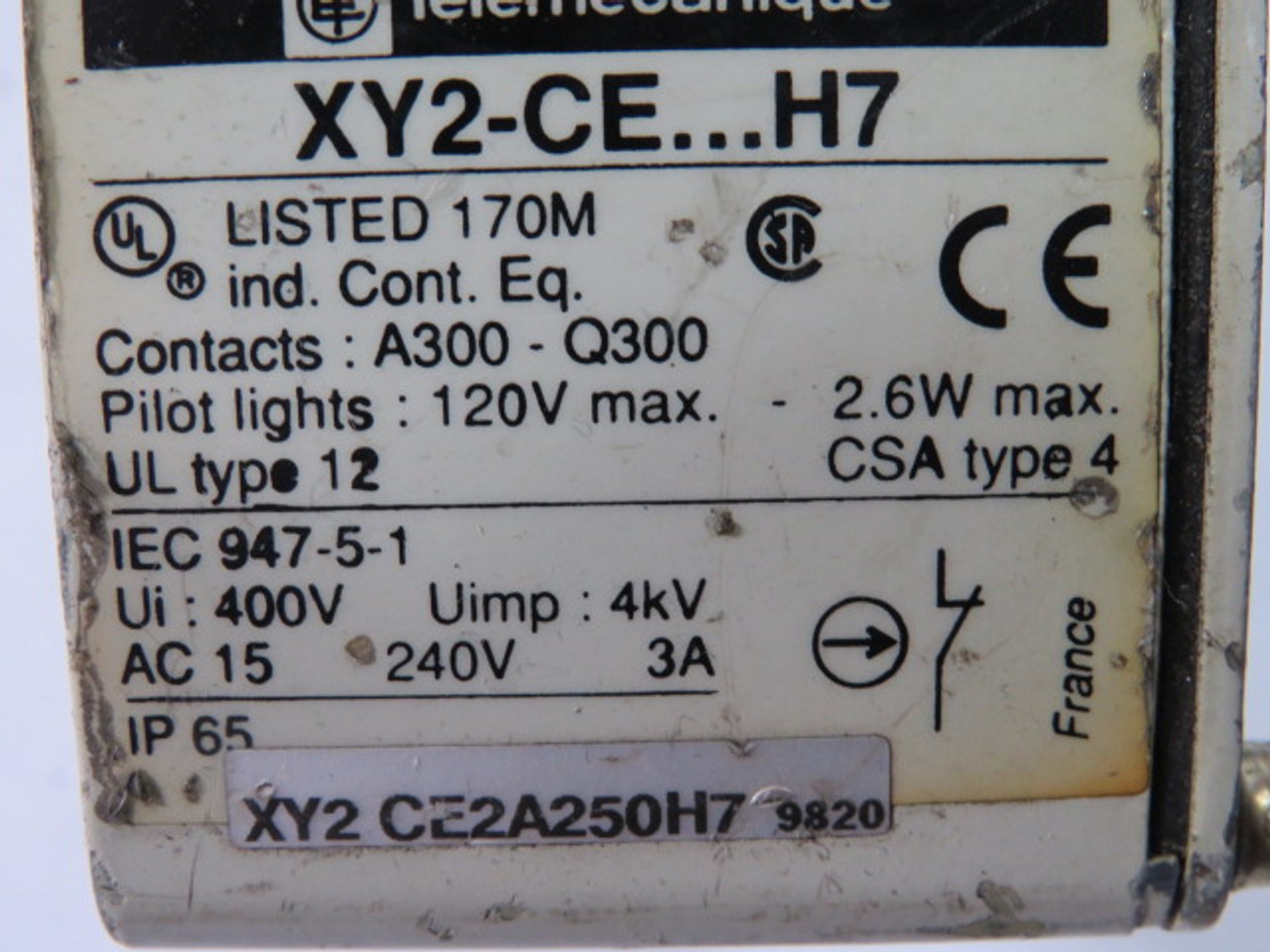 Telemecanique XY2-CE2A250H7 Cable Pull Switch 240VAC @ 3A 250VDC @ .27A USED