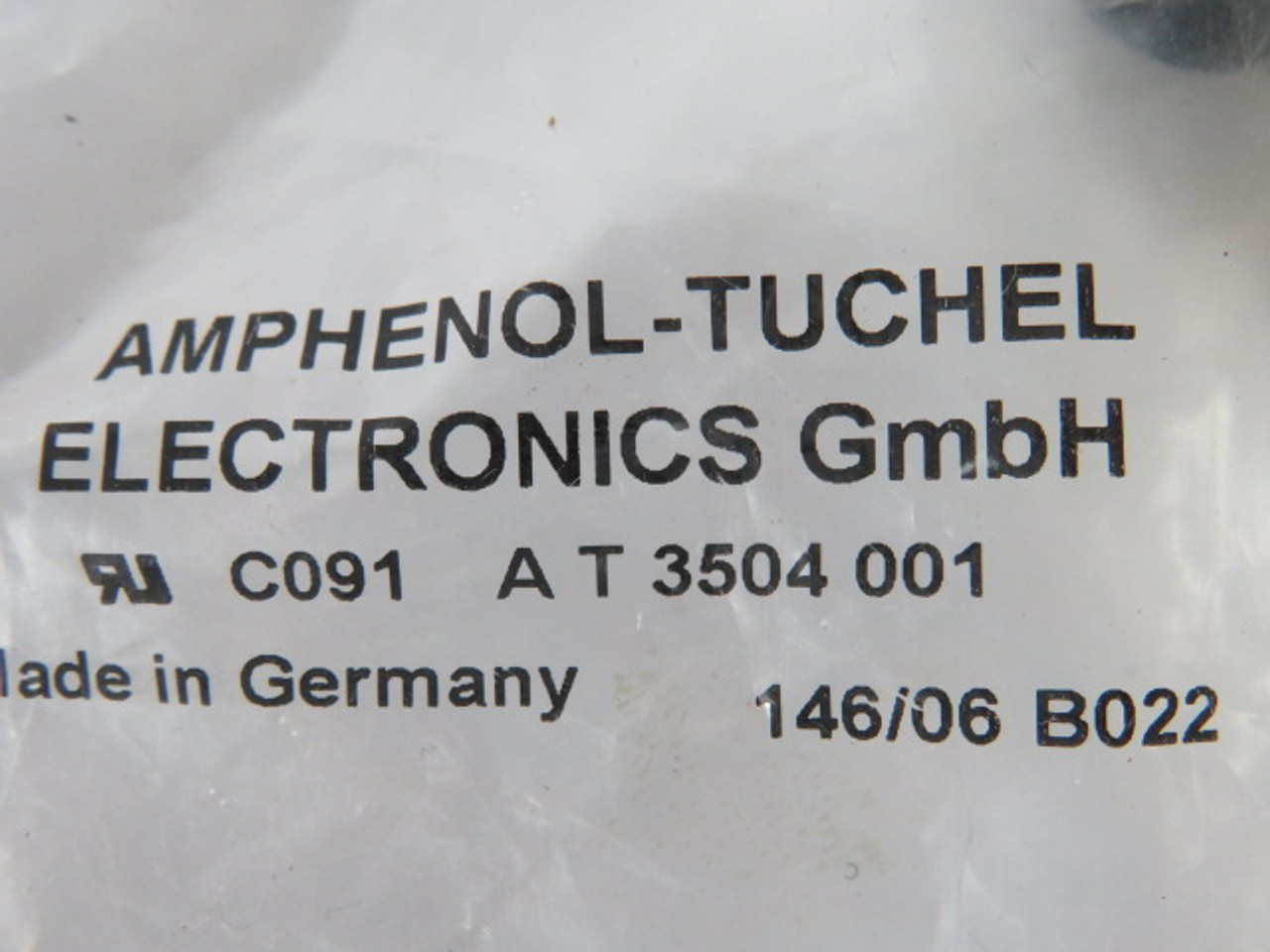 Amphenol T-3504-001 Connector Plug Male 8-Position 7A 250V ! NWB !