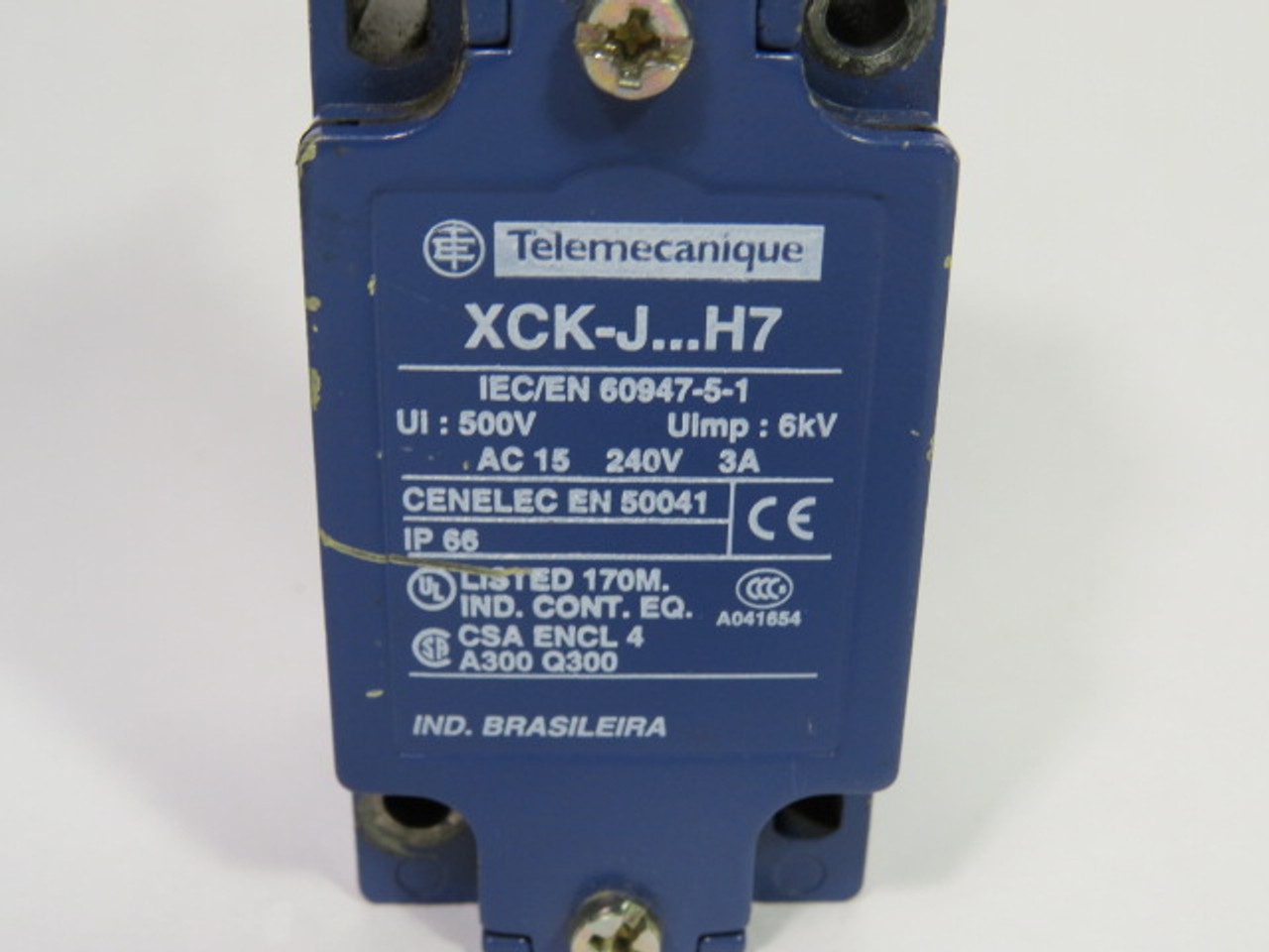 Telemecanique XCK-J10541H7 Limit Switch 240 Vac 10 Amp USED