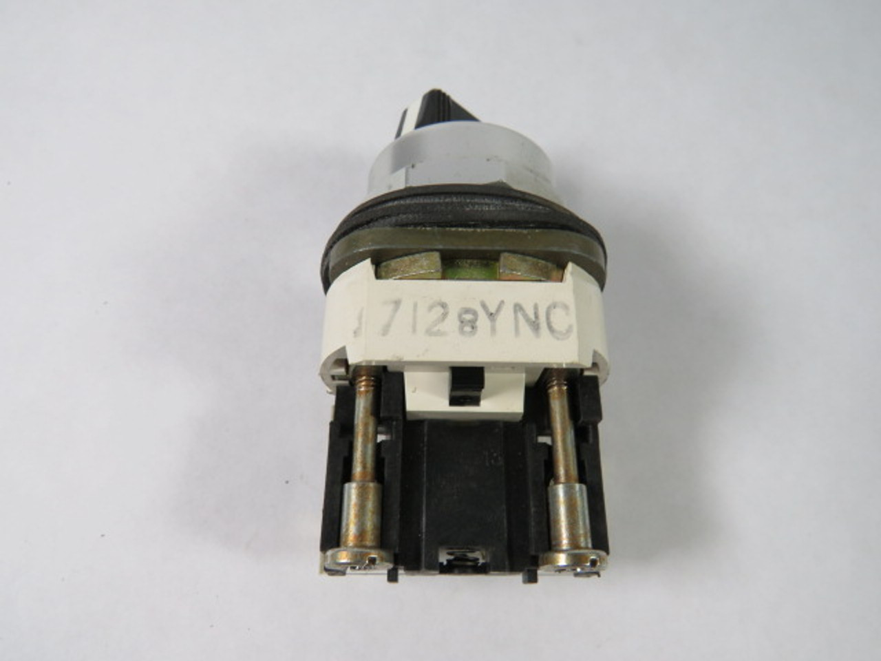 Allen-Bradley 800T-H4A Series T Selector Switch 1NO/1NC 2-Position USED