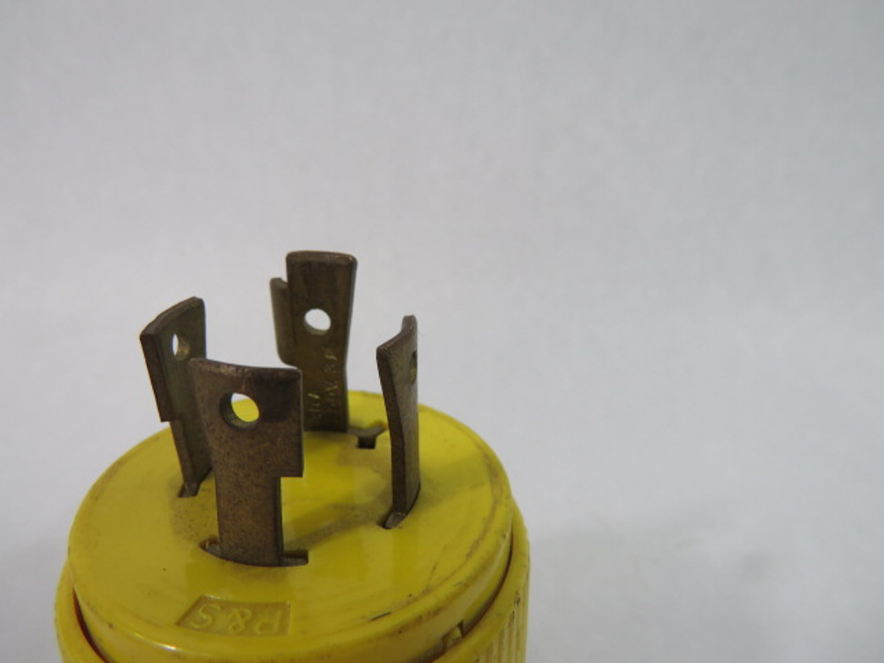 Pass & Seymour L1730-P Yellow Locking Plug 30A 600V 4W 3P USED