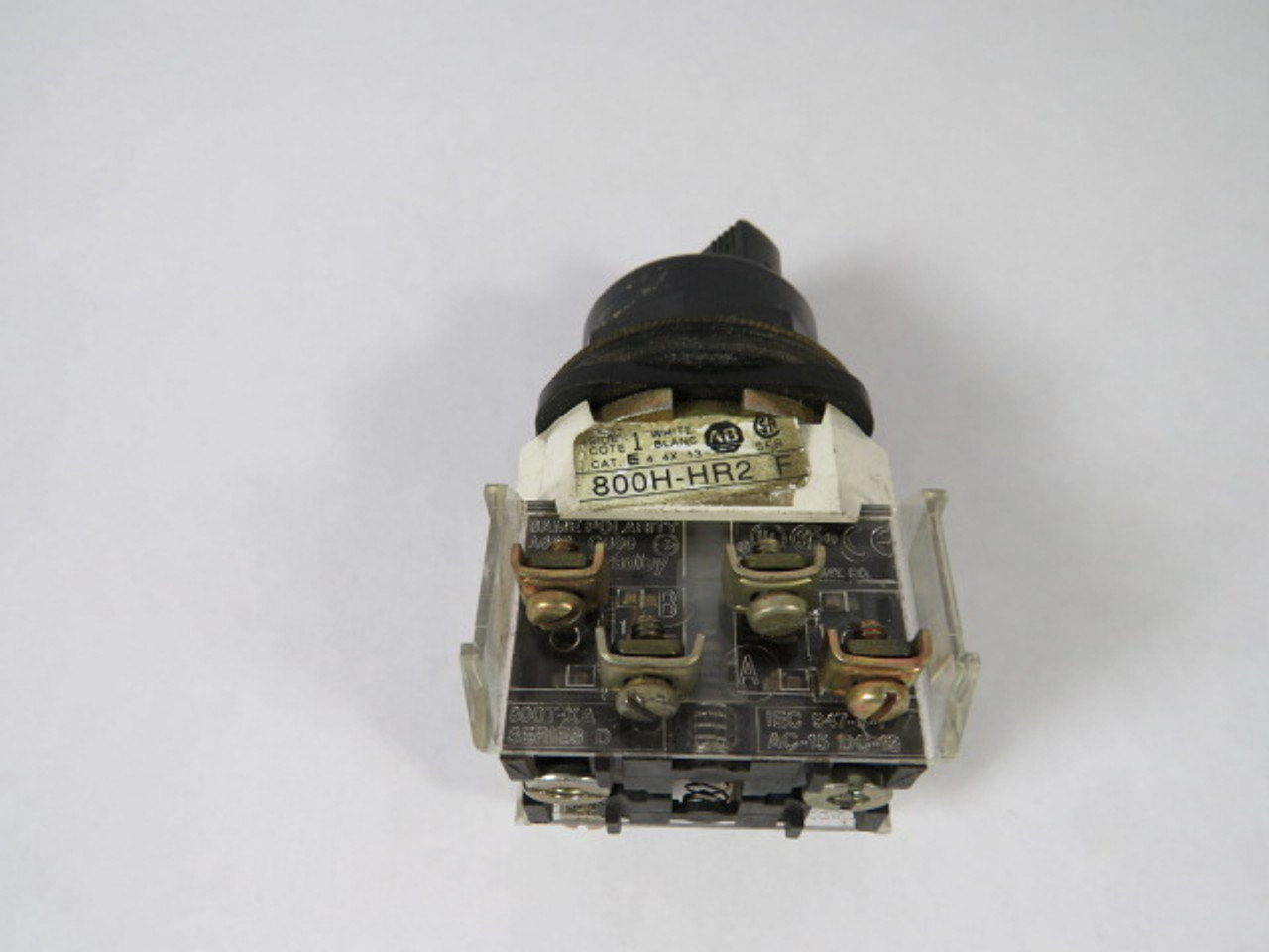 Allen-Bradley 800H-HR2B Series F Selector Switch 2NO/2NC 2-Position USED