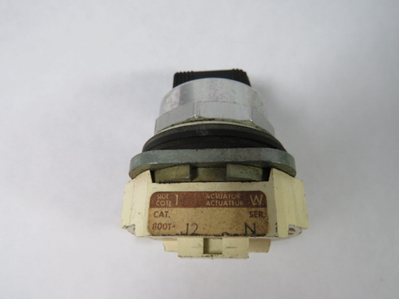 Allen-Bradley 800T-J2 Series N Selector Switch No Contacts 3-Position USED