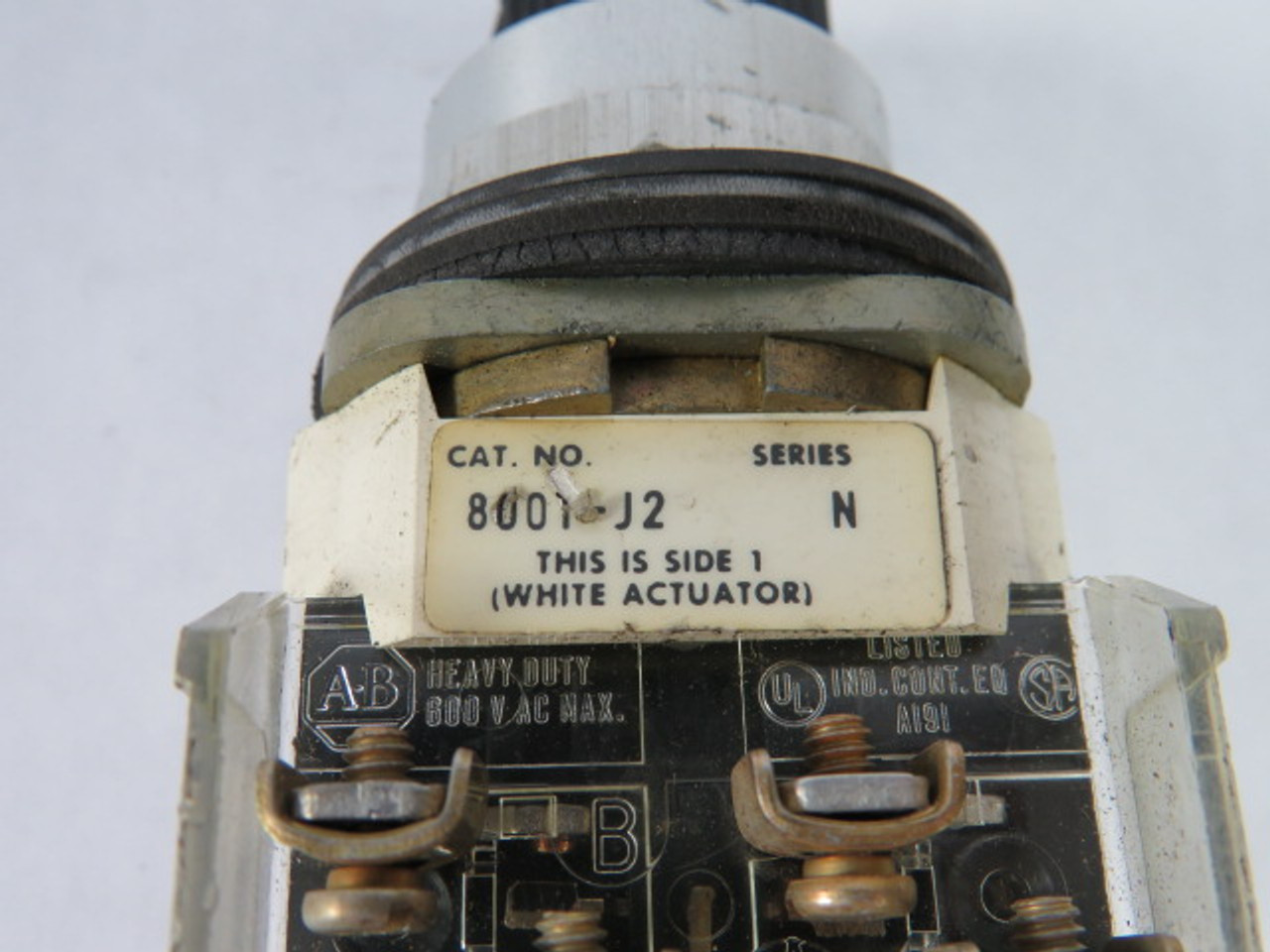Allen-Bradley 800T-J2B Series N Selector Switch 2NO/2NC 3-Position USED