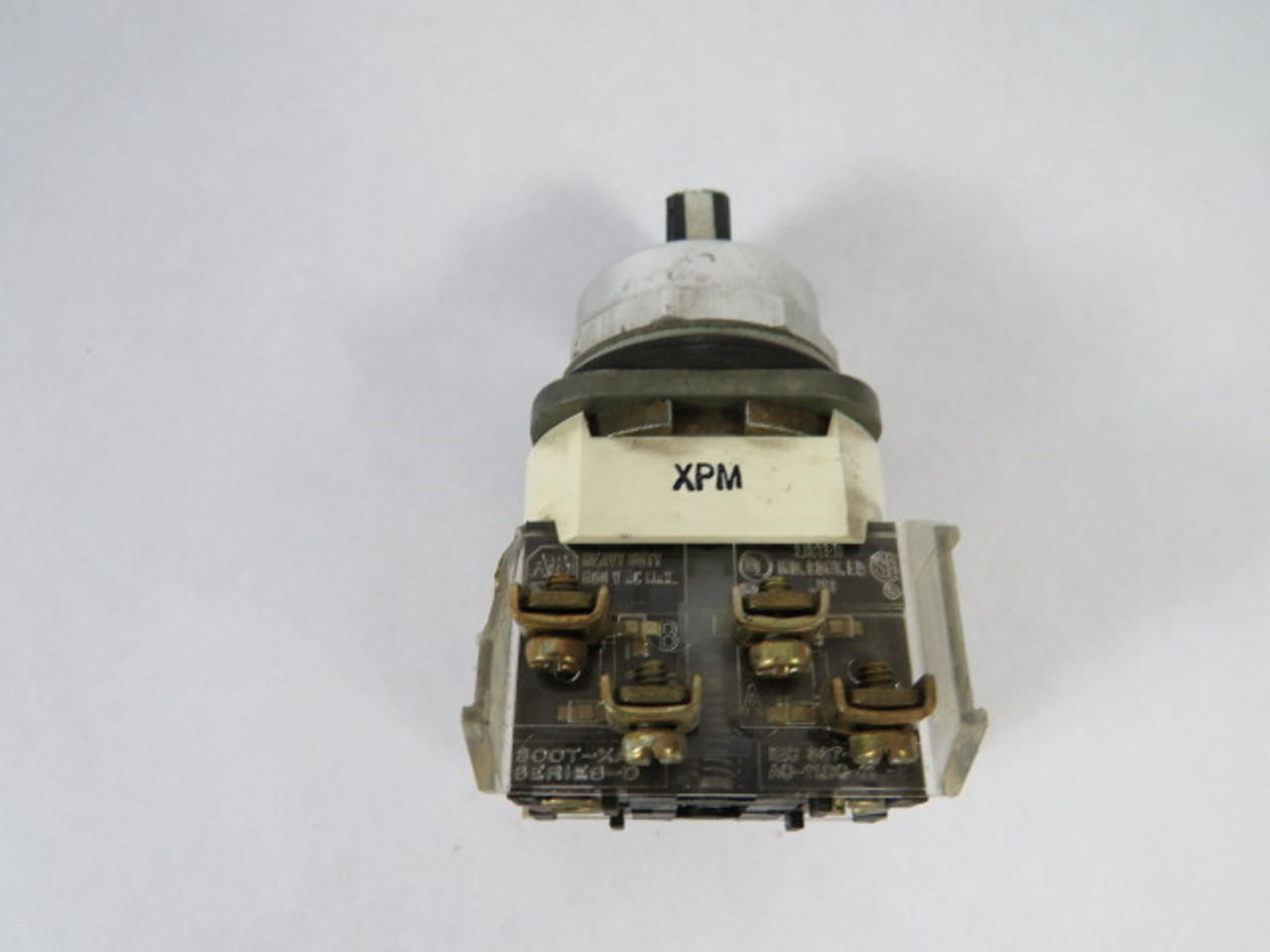 Allen-Bradley 800T-J2B Series T Selector Switch 2NO/2NC 3-Position USED