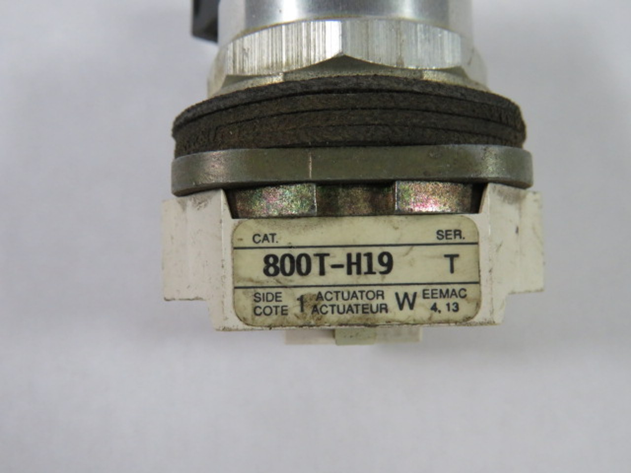 Allen-Bradley 800T-H19 Ser T Selector Switch No Contact Block 2-Position USED