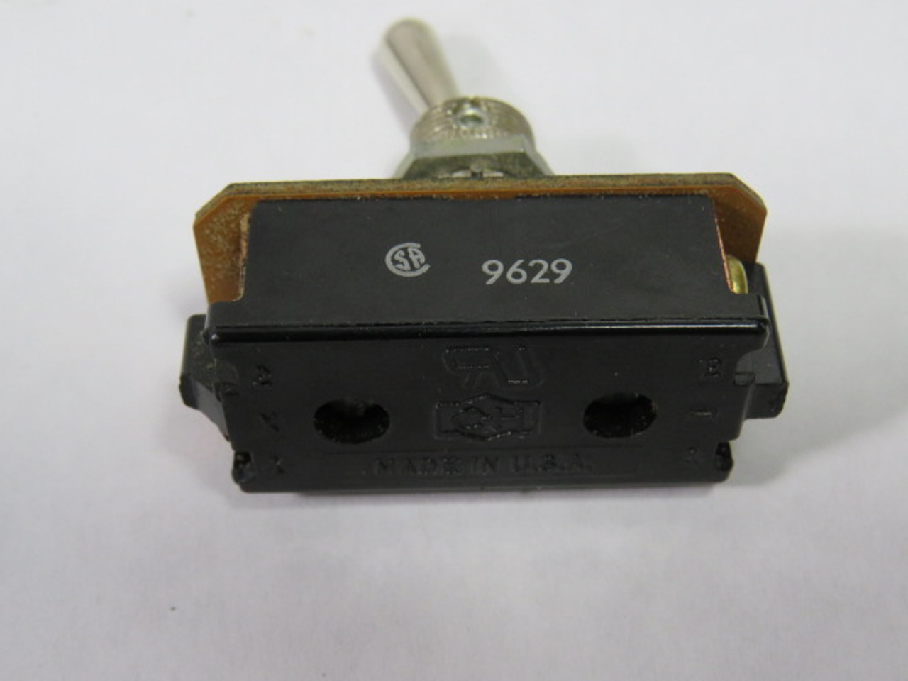 Cutler Hammer 7320K2 Toggle Switch 16A@125VAC/DC 8A@250VAC/DC USED