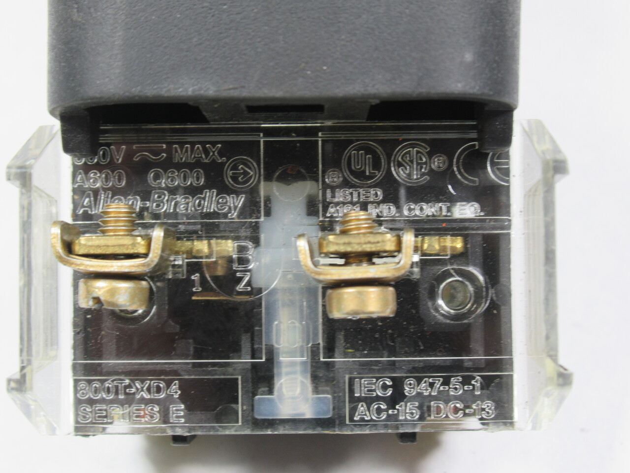 Allen-Bradley 800T-FXT9D4 Series T Push-Pull/Twist Device Yellow 1NCLB USED