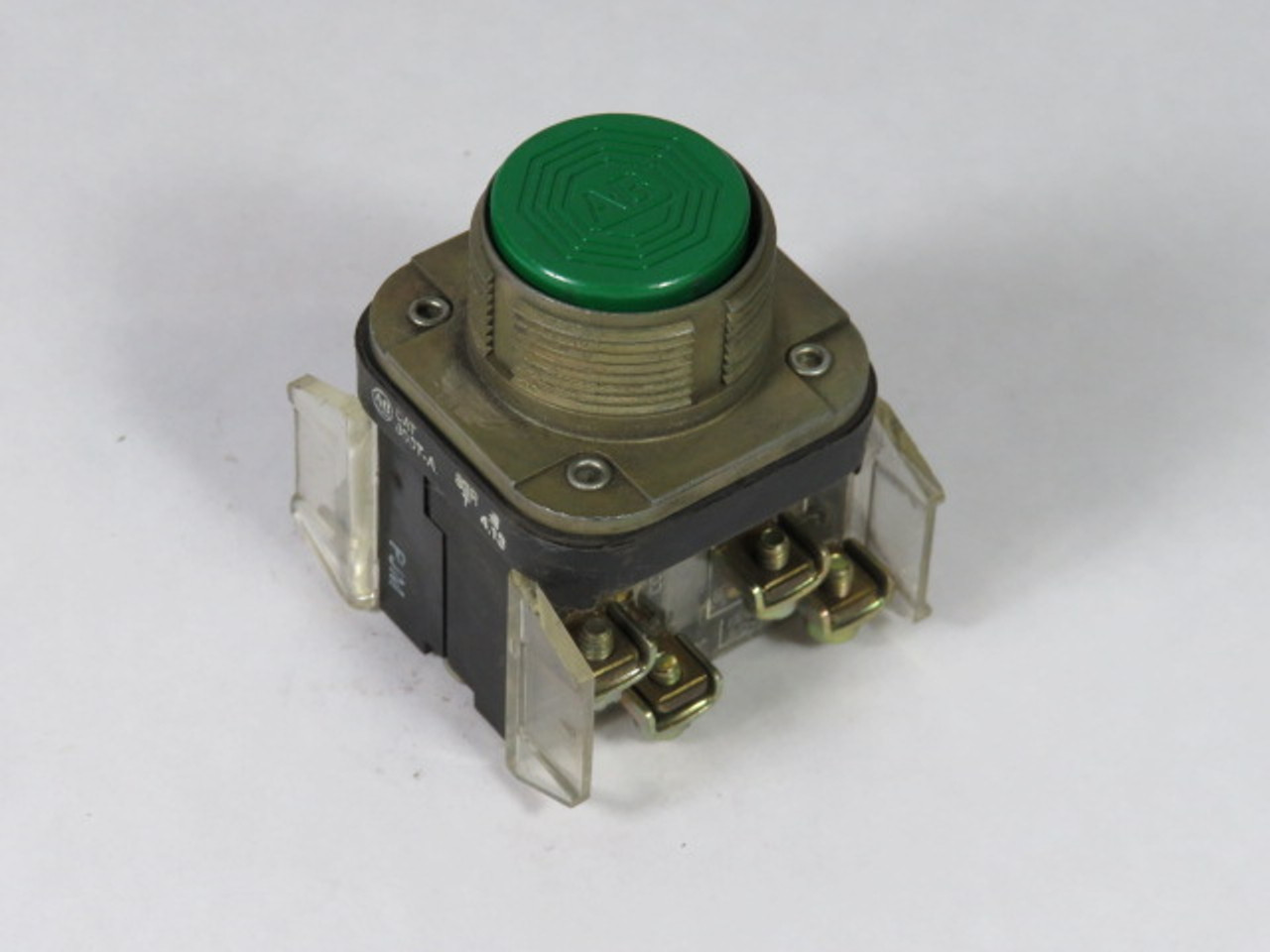 Allen-Bradley 800T-A1B Series T Push Button 2NO 2NC Green Flush Head USED