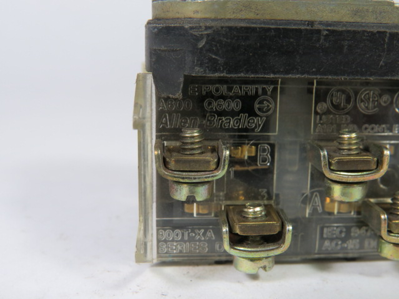 Allen-Bradley 800T-A1B Series T Push Button 2NO 2NC Green Flush Head USED