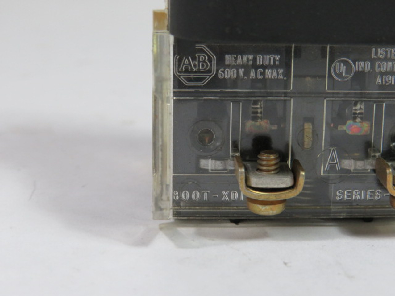 Allen-Bradley 800T-QA24AD1 Ser T Push Button Illum 1NO 24V Amber Lens USED