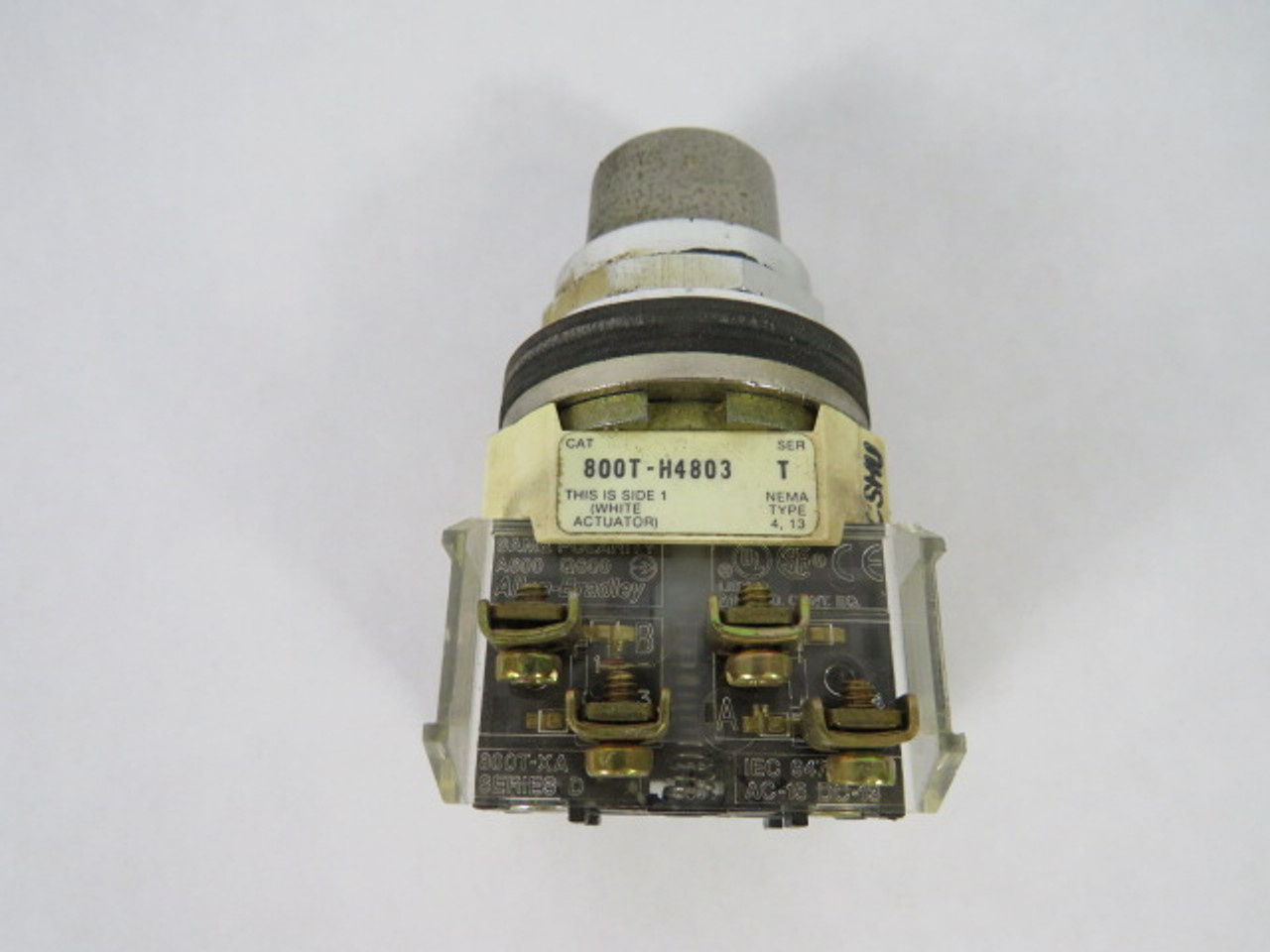 Allen-Bradley 800T-H4803B 2-Pos Cylinder Lock Operator 2NO/2NC No Key USED