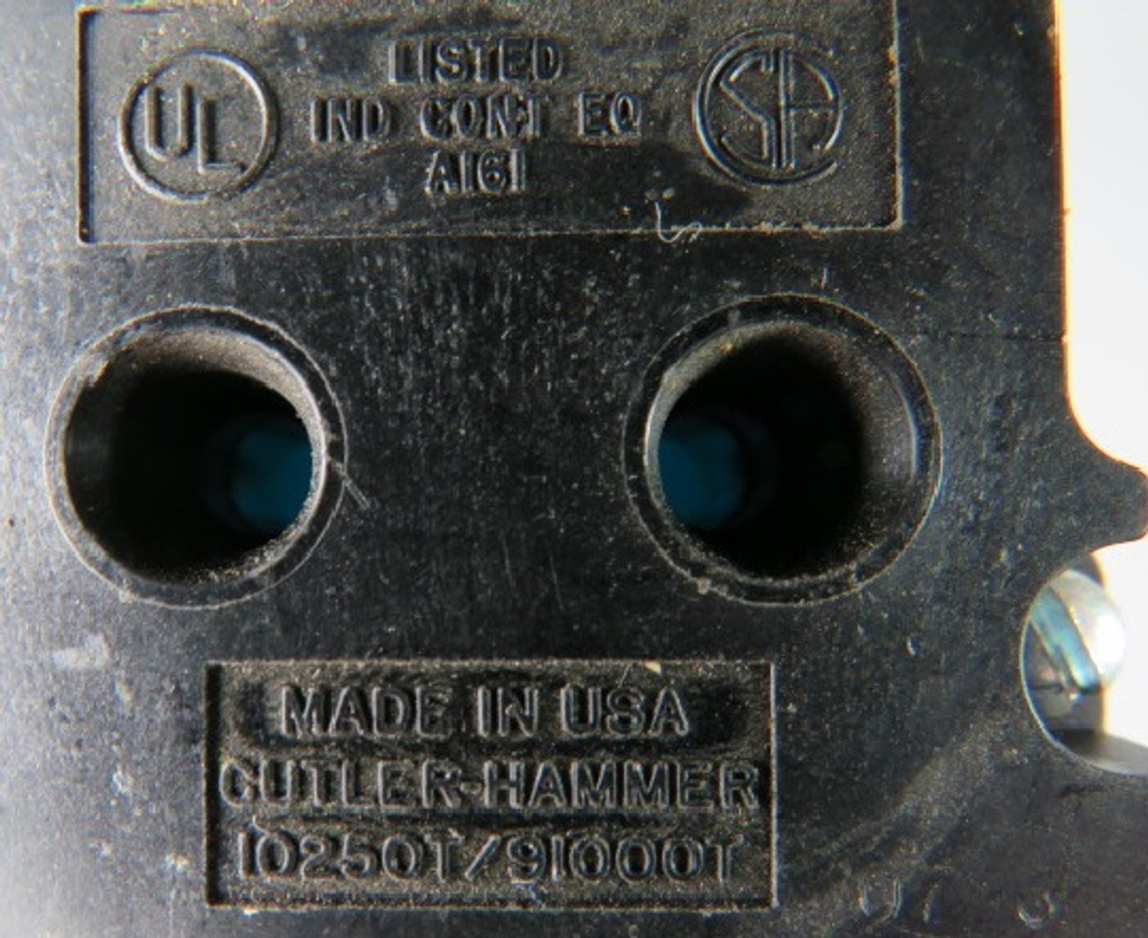 Cutler-Hammer E34TB120LLP06 Indicating Light 120VAC 50/60Hz Blue Lens USED