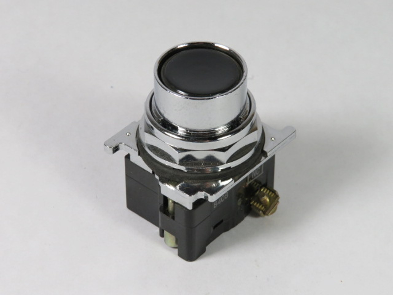 Cutler-Hammer 10250T101-51 Push Button 1NC Flush Black Head USED