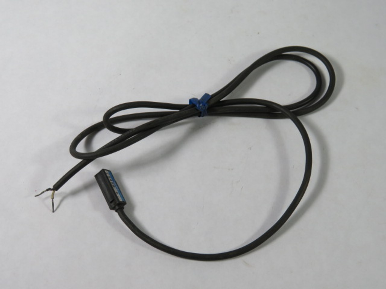 Koganei CS4MA Reed Switch Sensor 10-30VDC 115V 50/60Hz 39" Cable L USED