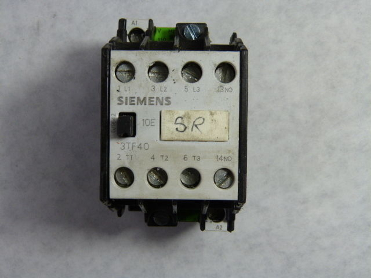 Siemens 3TF4010-0AF0 Contactor 20A 1NO 110VAC 50/60Hz USED