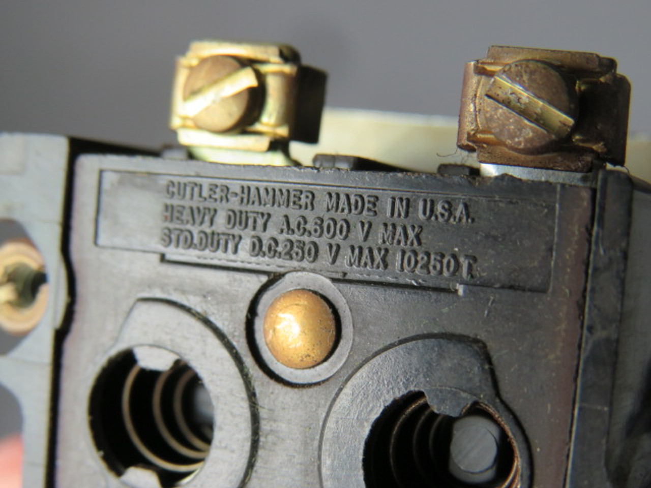 Cutler-Hammer 10250T501-1 Push Button 1NO 1NC Black w/Half-Shroud USED