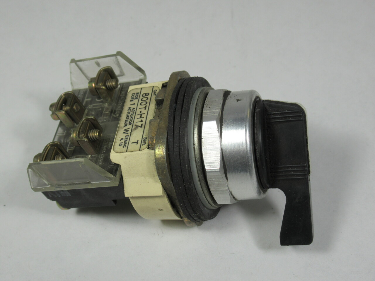 Allen-Bradley 800T-H17A Series T Selector Switch C/W Knob Lever 1NO 1NC USED