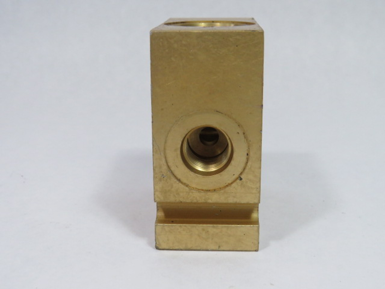 Vickers 20197A Pressure Relief Valve 3-Way Block USED