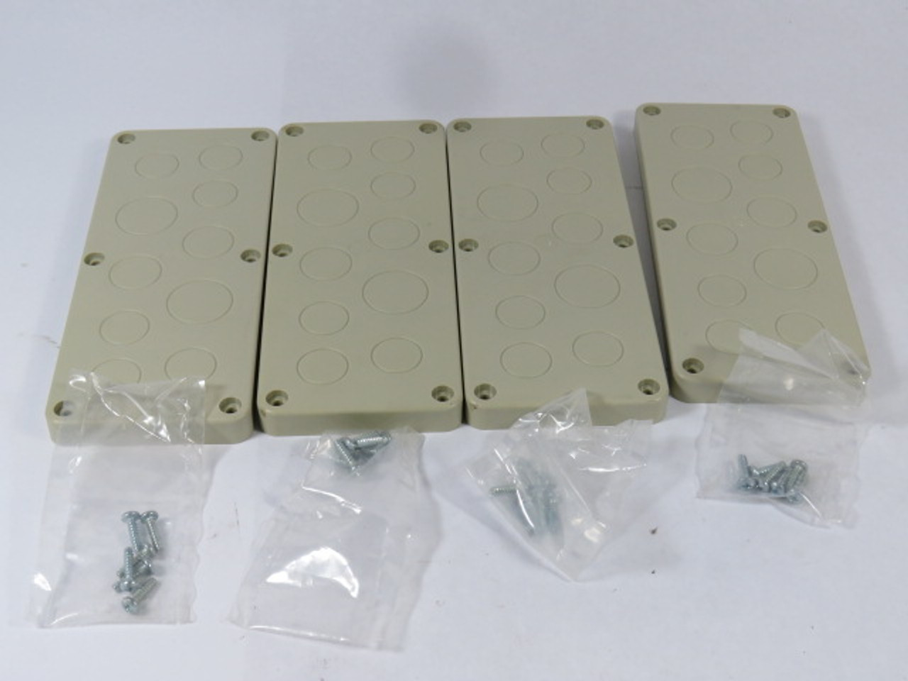 Rittal 1582.000 Flange Plate For Cable W/ PG Knockouts Box Of 4 ! NEW !