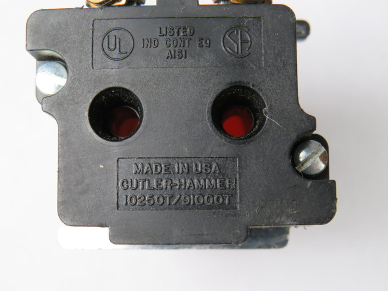 Cutler-Hammer 10250T24R Indicating Light 120VAC 50/60Hz Red Lens USED