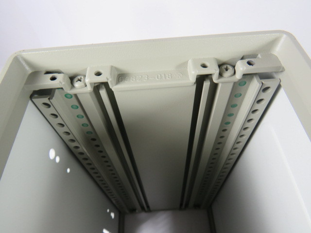 Schroft 60823-018 Aluminum Desktop Enclosure 14-3/8"LX12-3/8"Hx5-5/8"W USED