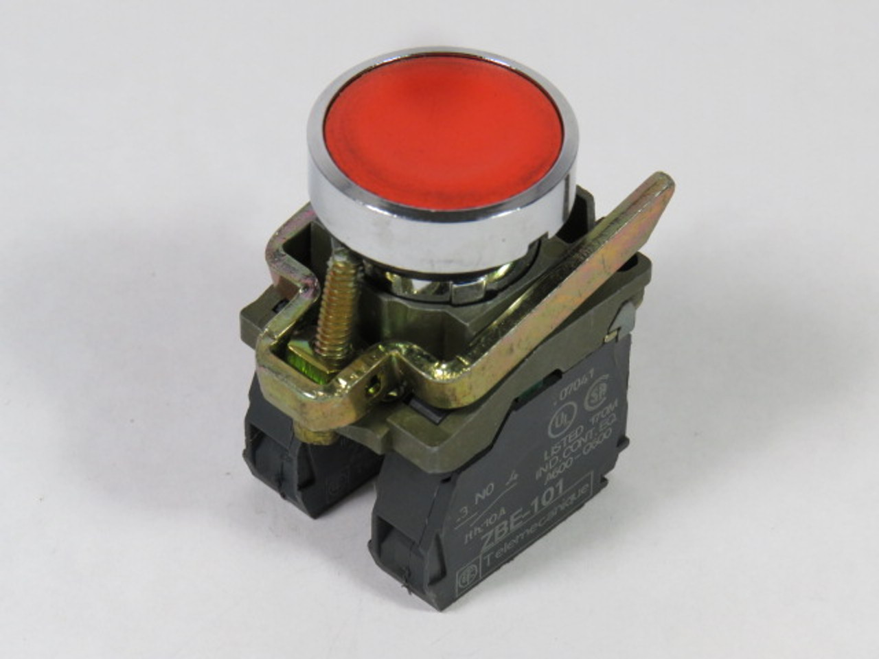 Telemecanique XB4BA45 Push Button 22mm 1NO 1NC Red Flush Head USED