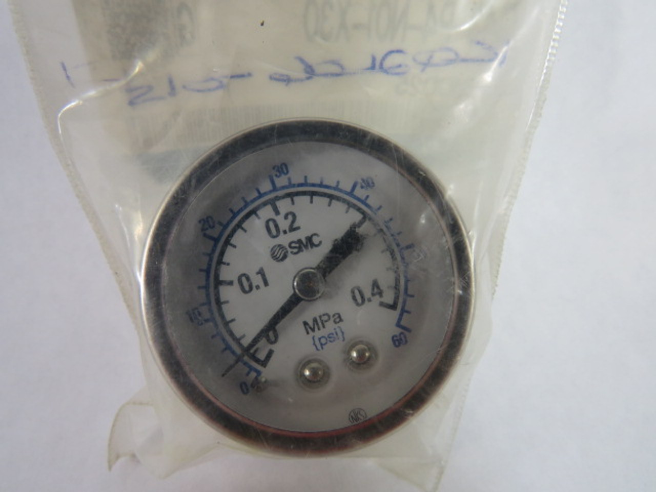 SMC G43-P4-N01-X30 Dry Pressure Gauge 60PSI .4MPa 1.5" Diameter 1/8"NPT ! NWB !