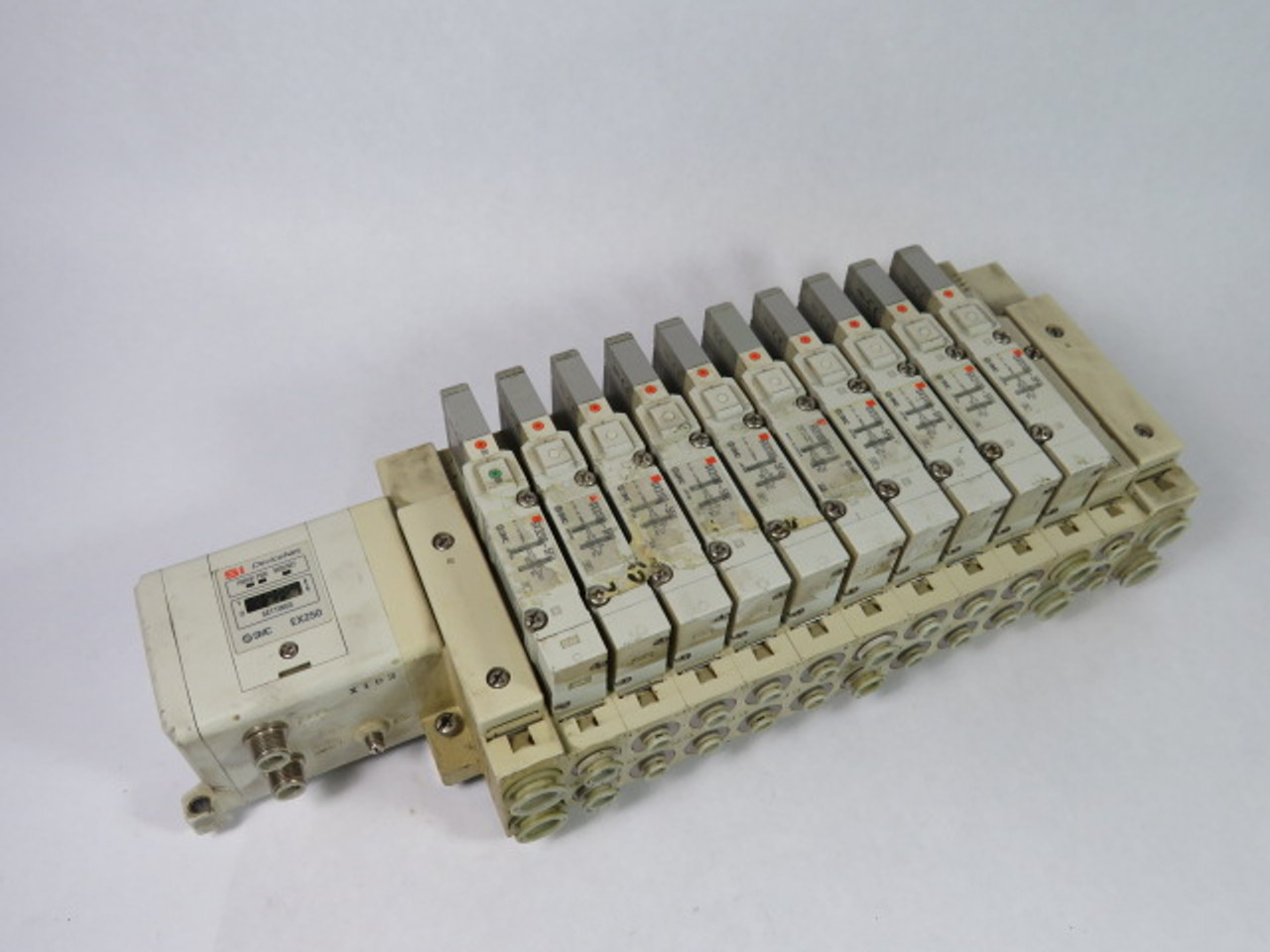 SMC SV3100-5FU Cassette Manifold Block w/EX250-SDN1 & 10 Solenoid Valves USED
