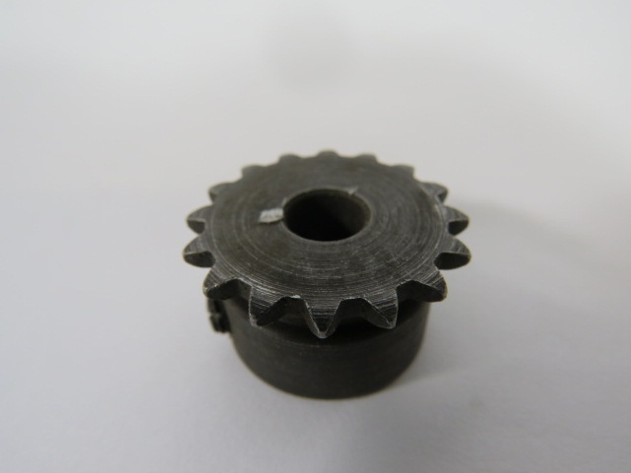 Boston Gear CA-16 Spur Gear 1" OD 0.3" ID USED