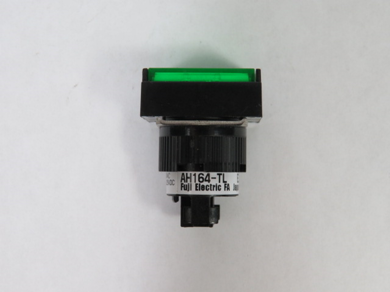 Fuji Electric AH164-TLG-E3 Push Button Illum LED 24V 5A Green Flush USED