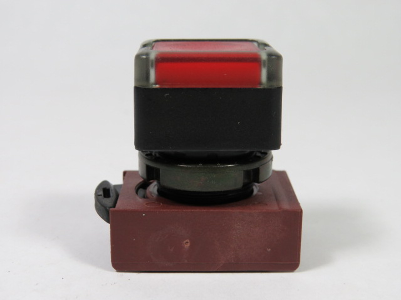 General Electric P9SPLRGD Push Button Illuminated Red Flush USED