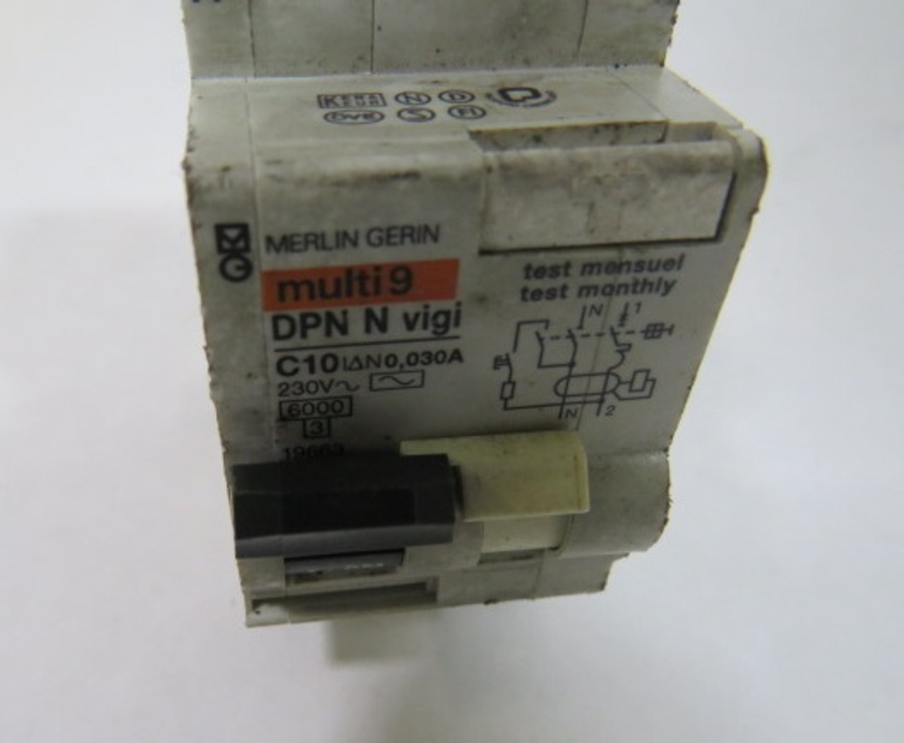 Merlin Gerin 19663 Circuit Breaker 30A 230VAC 1+N Pole USED