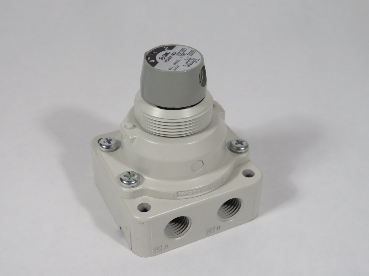 SMC VH202-N02 2 Position Hand Valve 150PSI 1/4"NPT *Shelf Wear/No Handle* NOP
