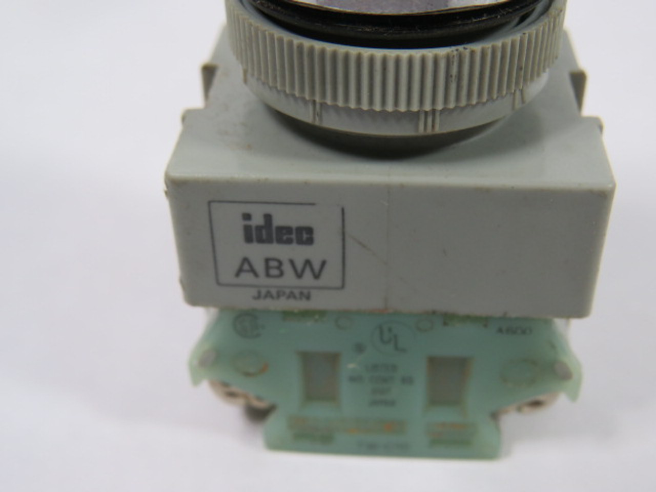 IDEC ABW110-G Non-Illuminated Green Push Button 1NO USED