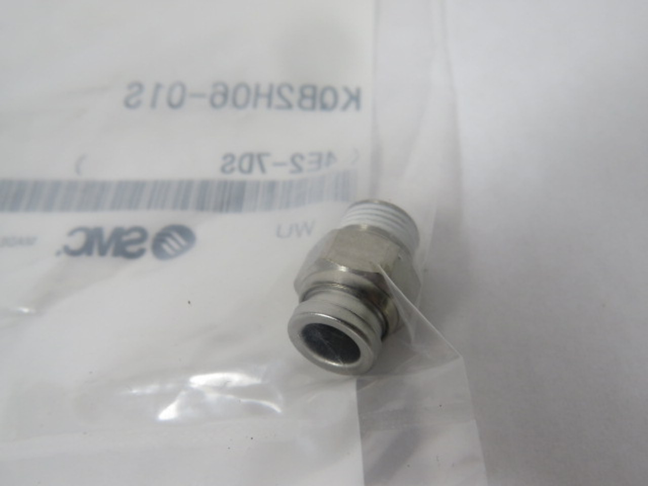 SMC KQB2H06-01S Metal Fitting 6mm R1/8 ! NWB !