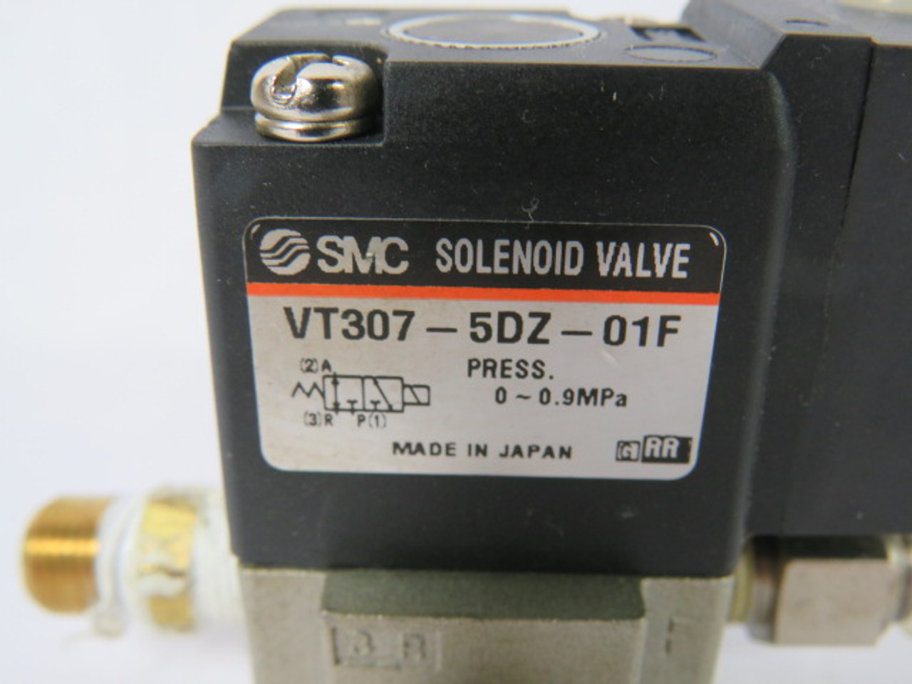 SMC VT307-5DZ-01F Solenoid Valve 0-0.9MPa No Square Connector ! AS IS !