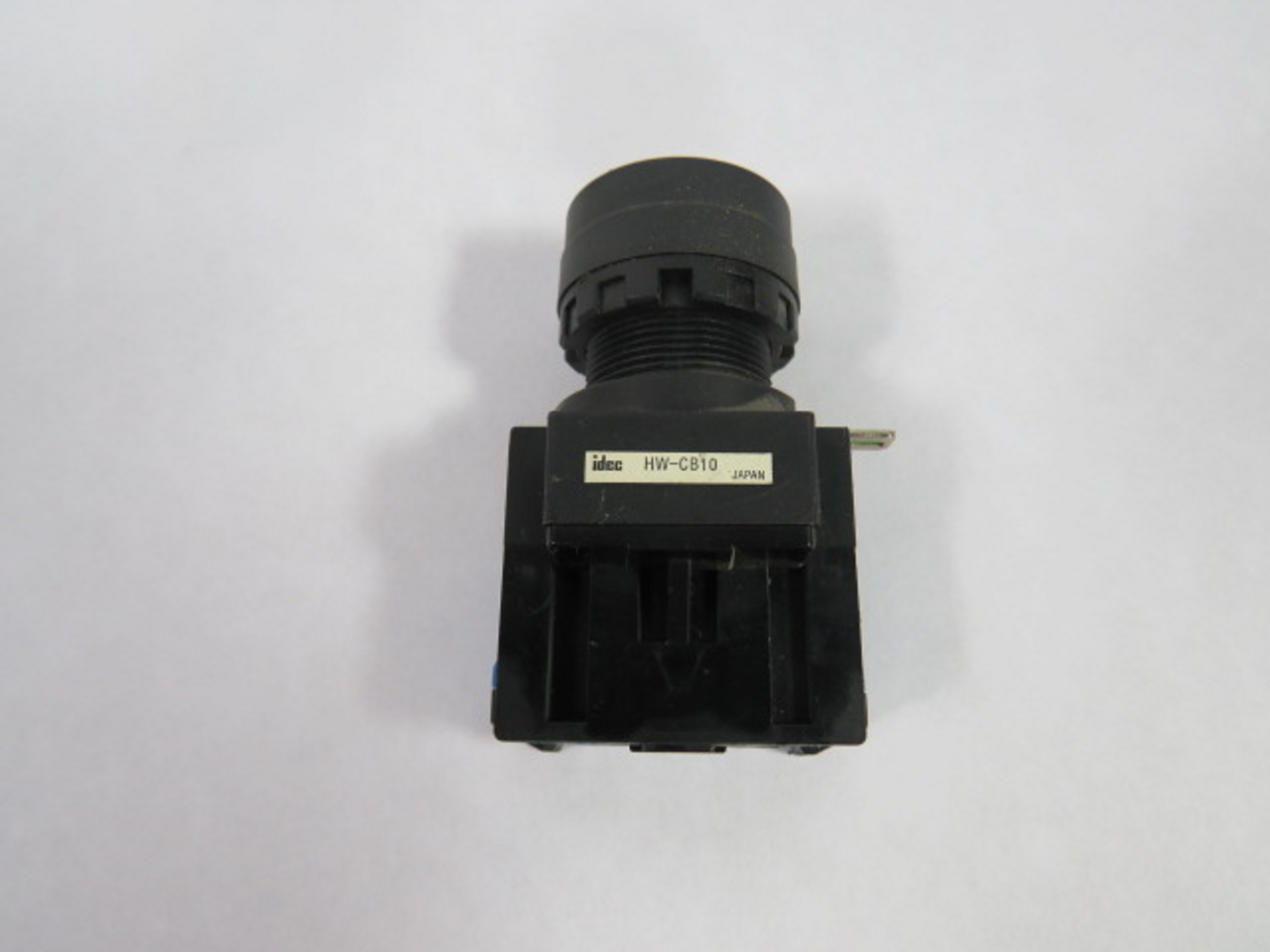 IDEC HW1B-M1F10-B Non-Illuminated Round Black Push Button 1NO USED