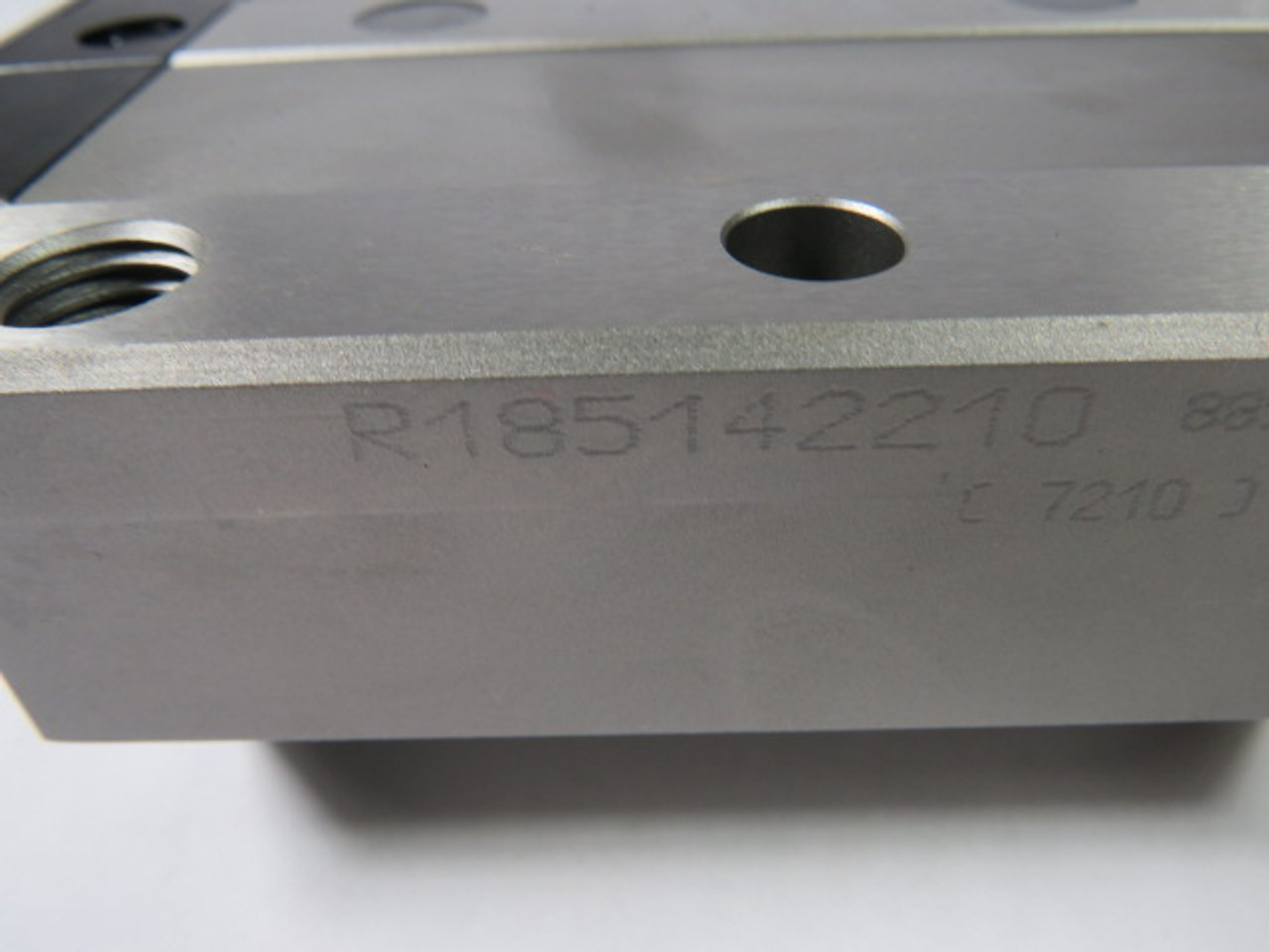 Bosch Rexroth R185142210 Runner Block 45mm ! NEW !