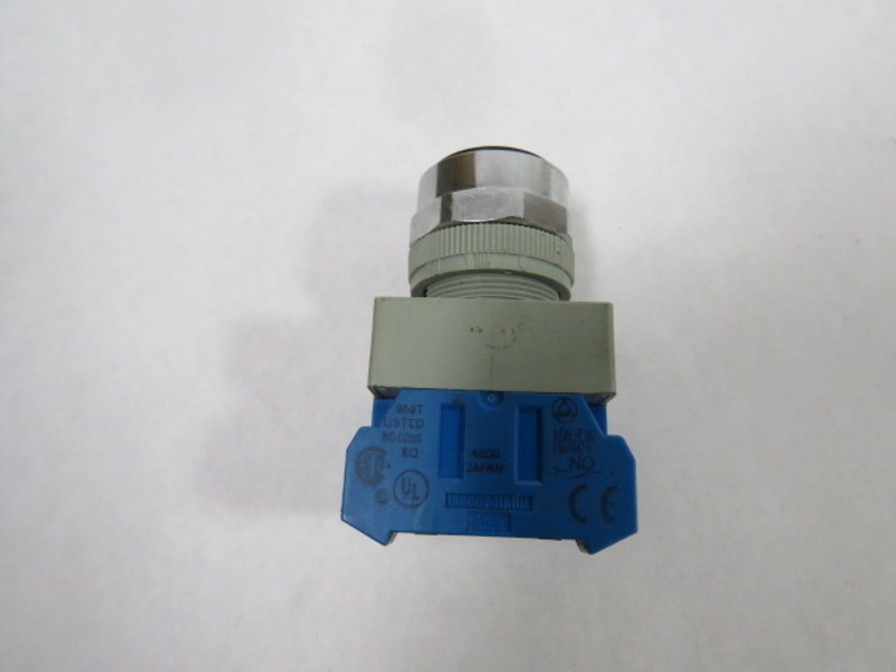 IDEC ABW110-B Non-Illuminated Black Push Button 1NO w/ HW-F10 Contact USED