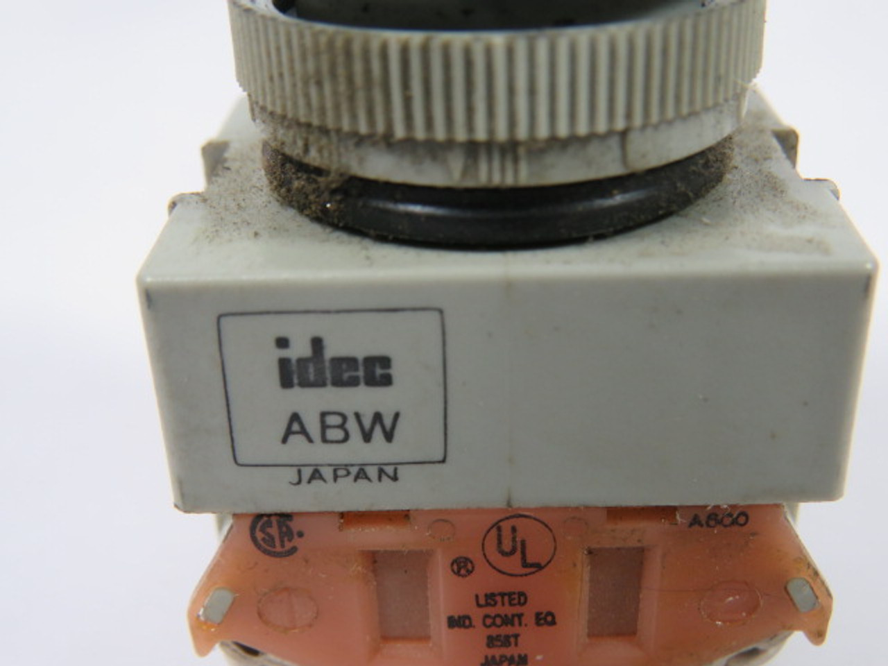 IDEC ABW111-G Non-Illuminated Green Push Button 1NO/1NC USED
